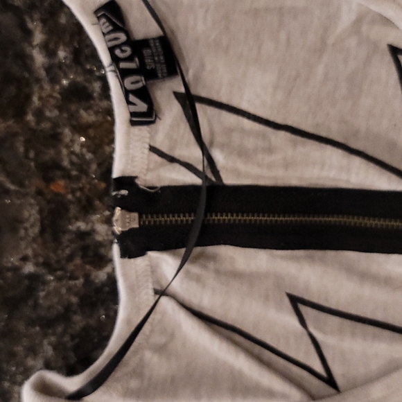 RARE* Volcom Dress - T-Shirt style - Picture 8 of 8